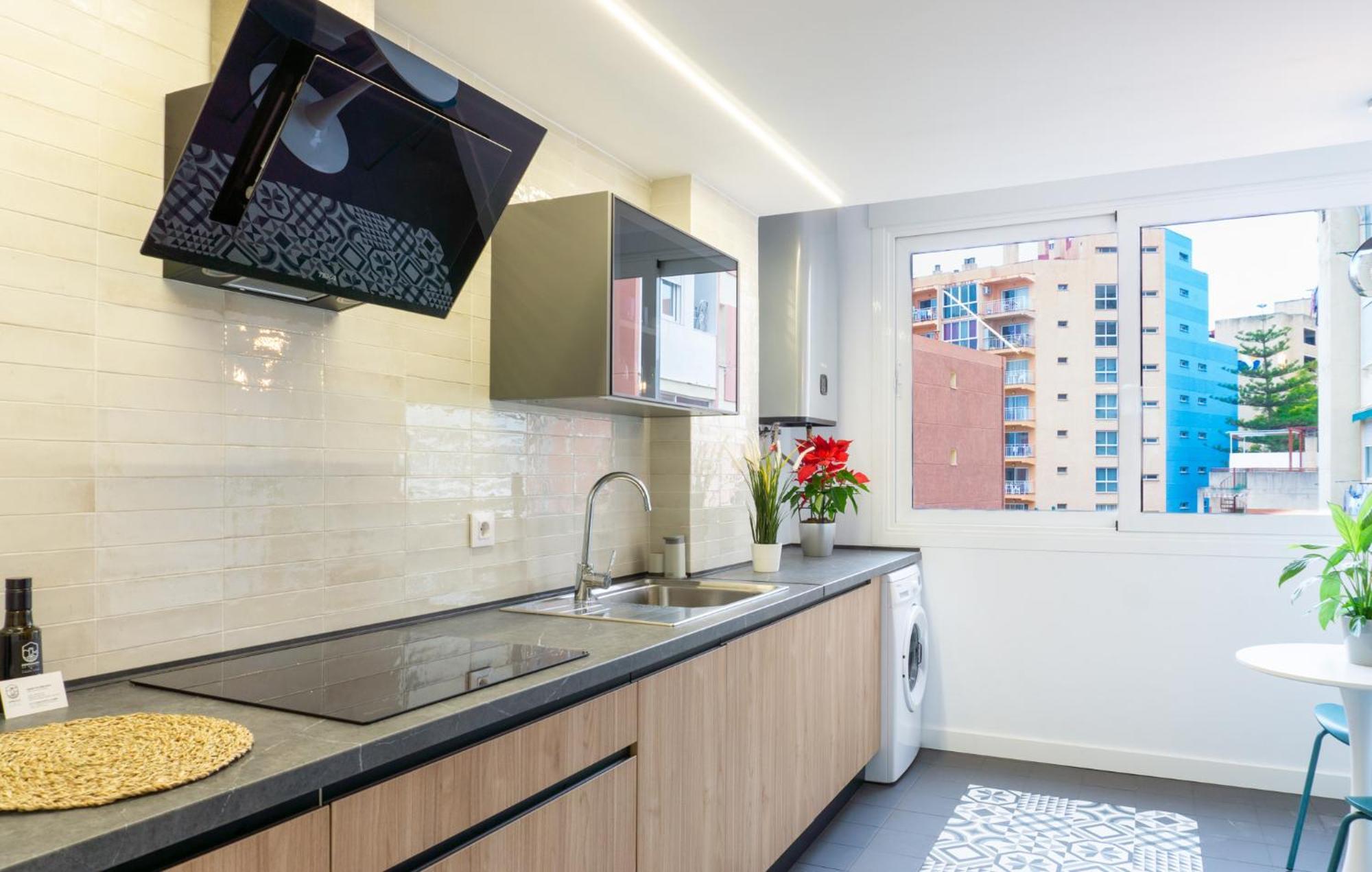 Luxury Apartment ตอร์เรโมลิโนส ภายนอก รูปภาพ
