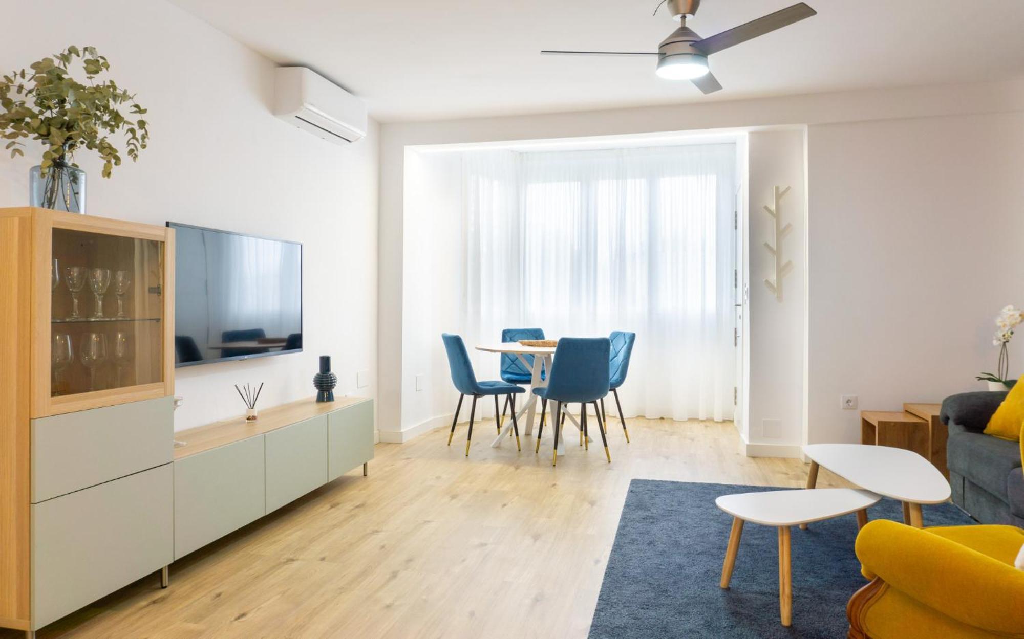 Luxury Apartment ตอร์เรโมลิโนส ภายนอก รูปภาพ