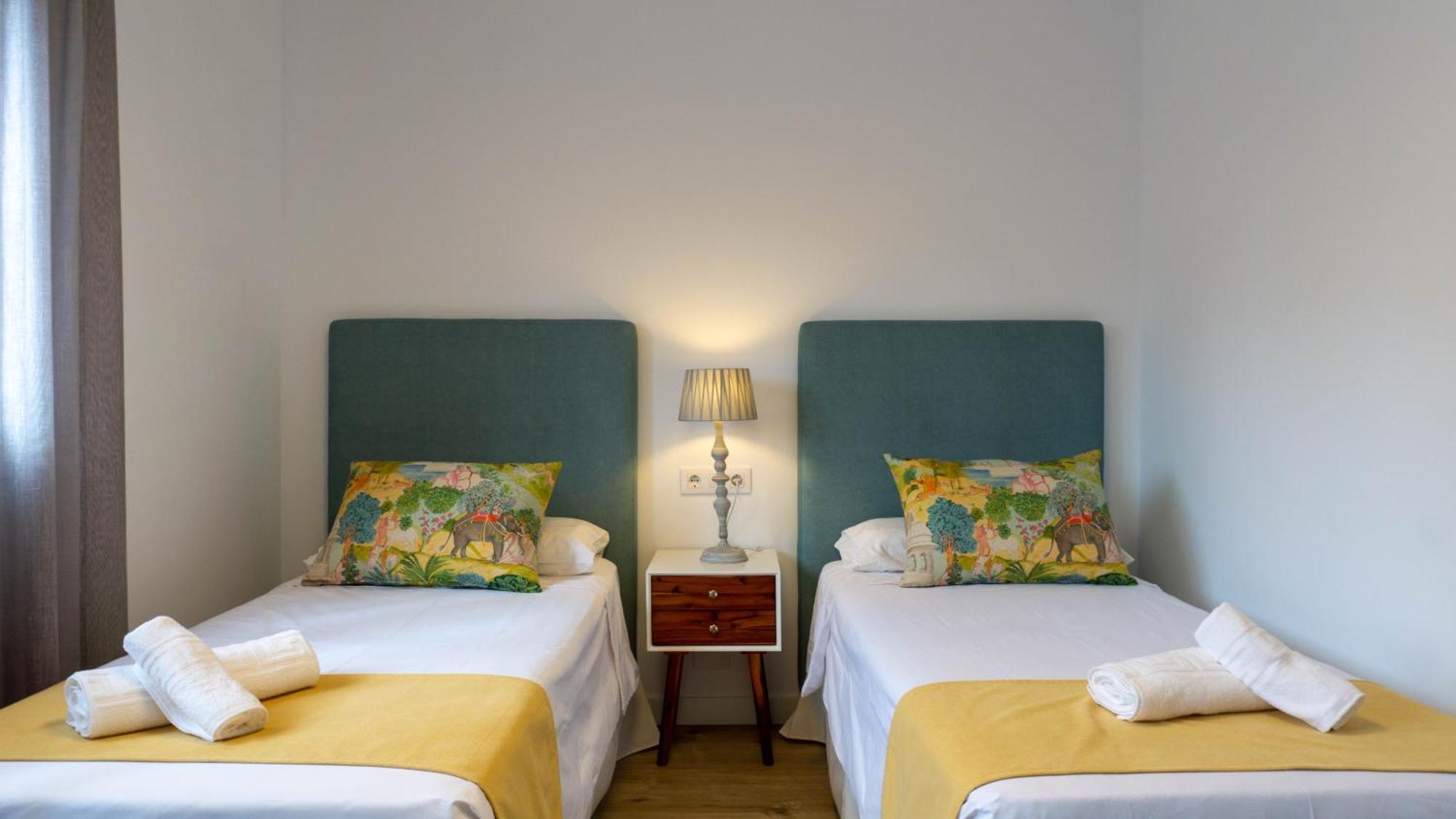 Luxury Apartment ตอร์เรโมลิโนส ภายนอก รูปภาพ