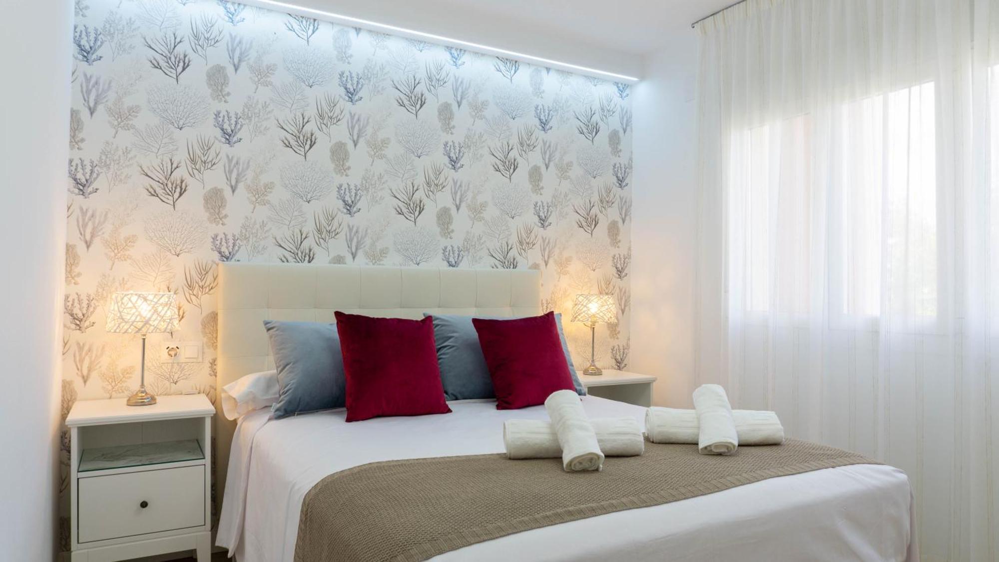 Luxury Apartment ตอร์เรโมลิโนส ภายนอก รูปภาพ