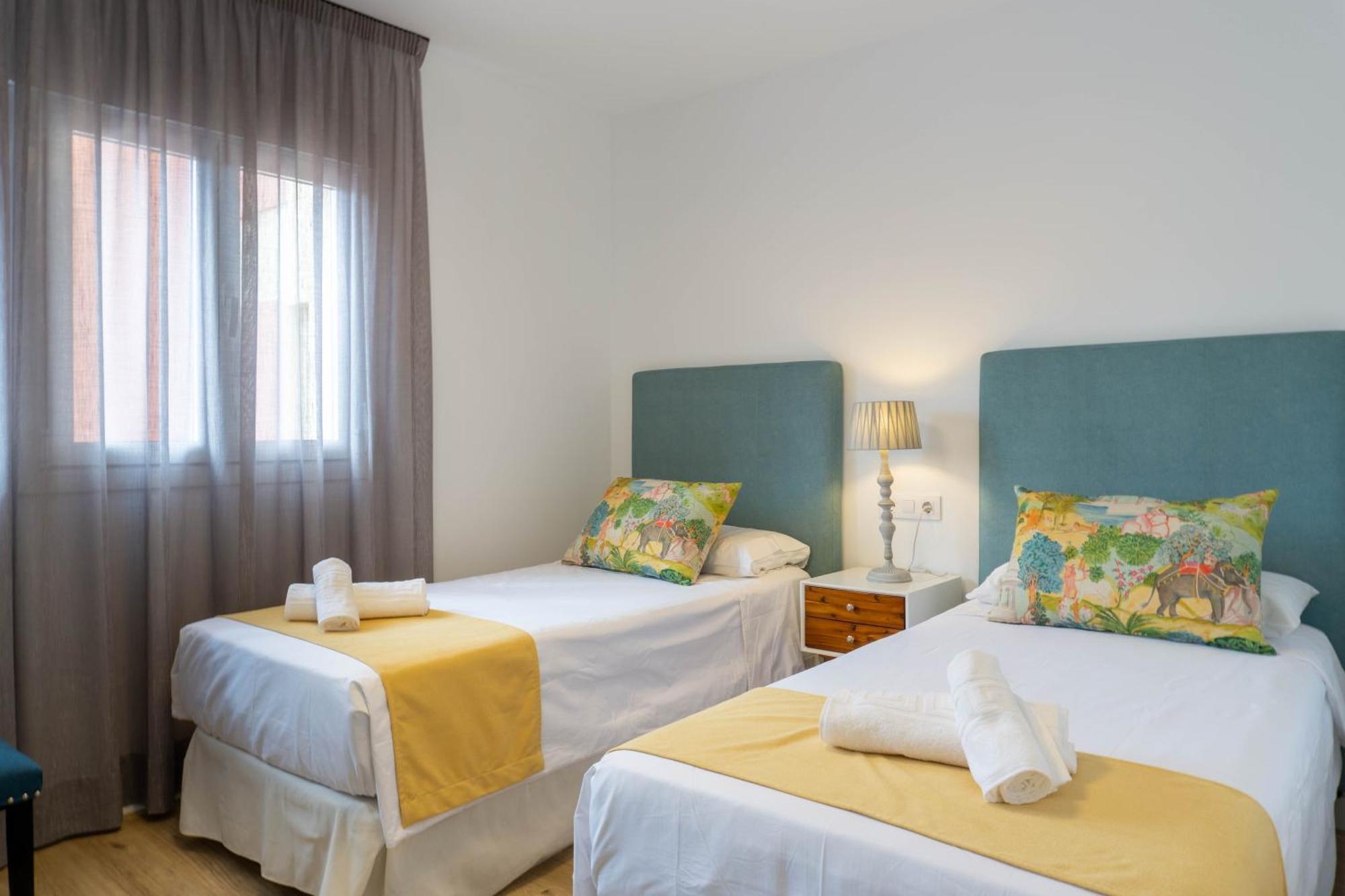 Luxury Apartment ตอร์เรโมลิโนส ภายนอก รูปภาพ